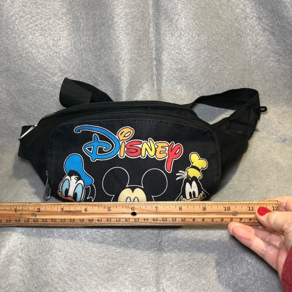 DISNEY MICKEY AND FRIENDS FANNY PACK WITH 2 ZIPPER COMPARTMENTS, 39” ROUND - Picture 4 of 10